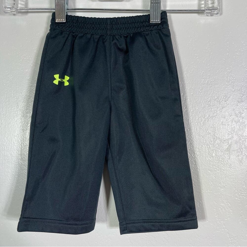 Under Armour Track Pants. Size 3/6 M. In excellent condition!
